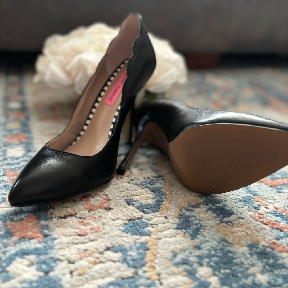 Betsey Johnson black heels
